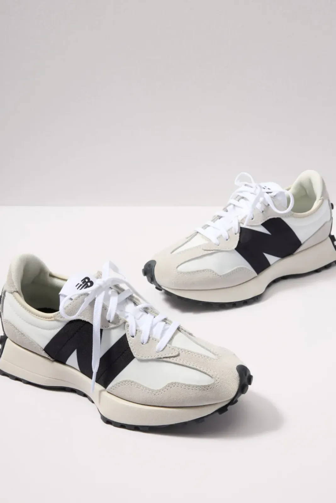 Shoes<NEW BALANCE 327 Sneaker White