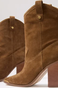 Shoes<VINCE CAMUTO Abel Western Bootie Reishi