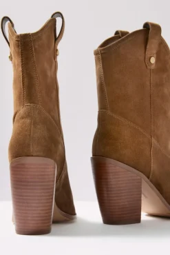 Shoes<VINCE CAMUTO Abel Western Bootie Reishi