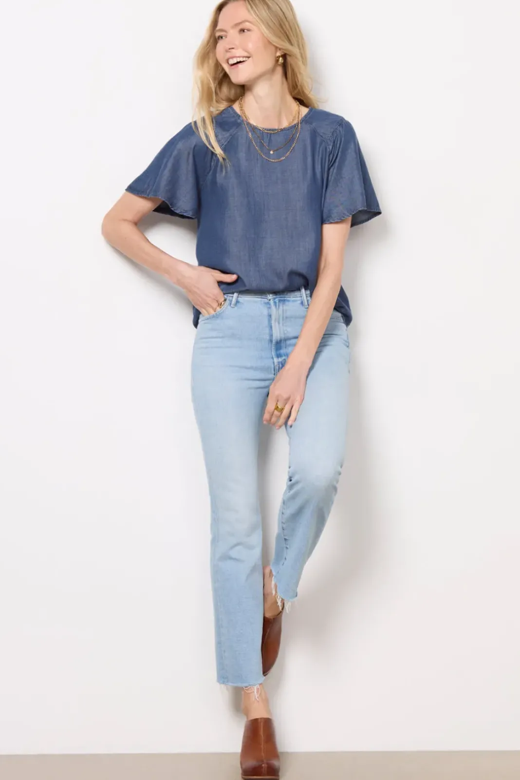 Tops & Tees<EVEREVE Alice Chambray Flutter Top Mediumwash