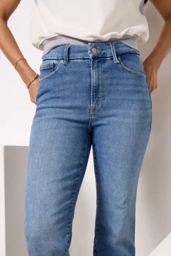 Jeans<GOOD AMERICAN Always Fits Good Legs Straight Indigo316