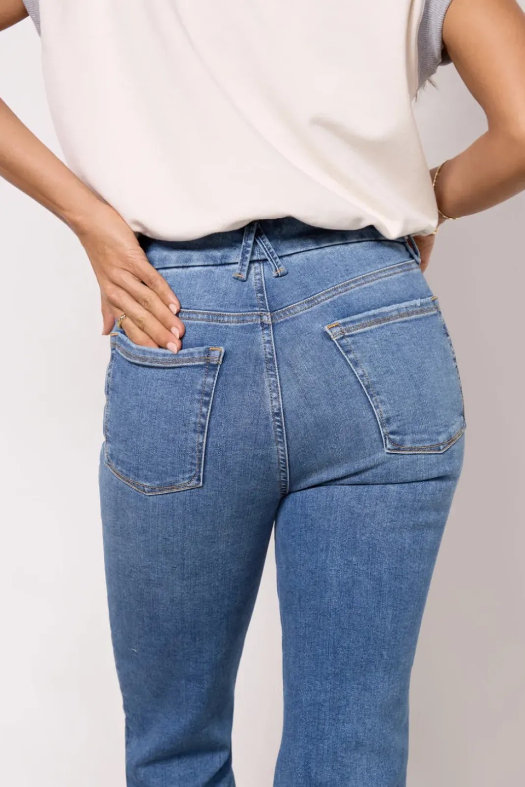 Jeans<GOOD AMERICAN Always Fits Good Legs Straight Indigo316
