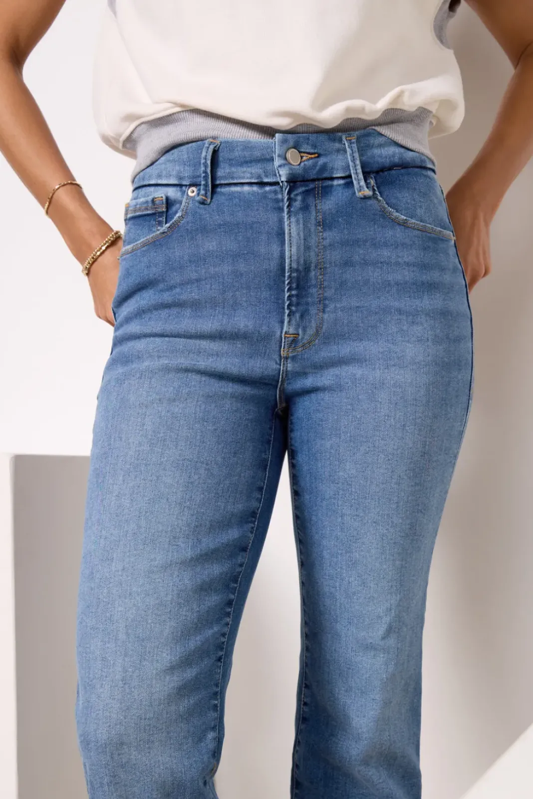 Jeans<GOOD AMERICAN Always Fits Good Legs Straight Indigo316