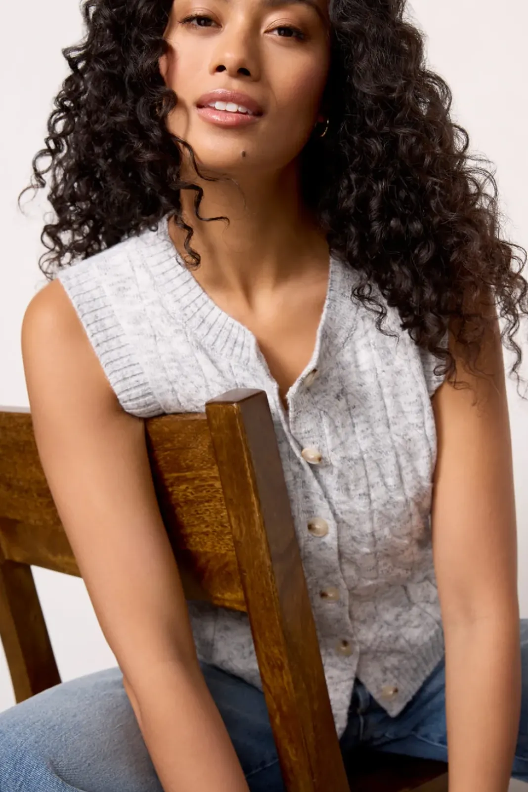 Sweaters<EVEREVE Anaya Cable Vest Lightgrey