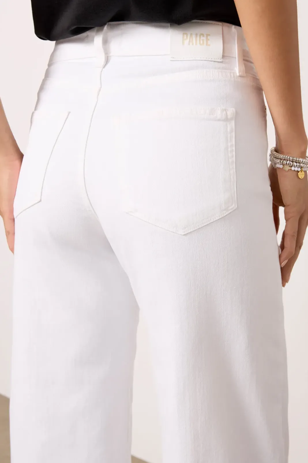 Jeans<PAIGE Anessa w Raw Hem Crispwhite