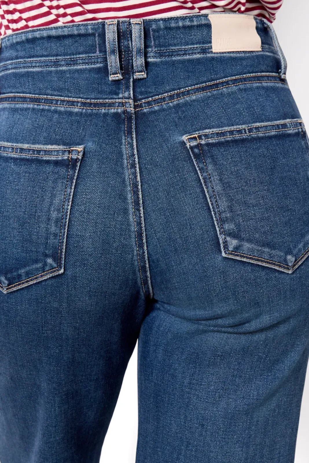 Jeans<PAIGE Anessa with Inset Pockets Amoroso