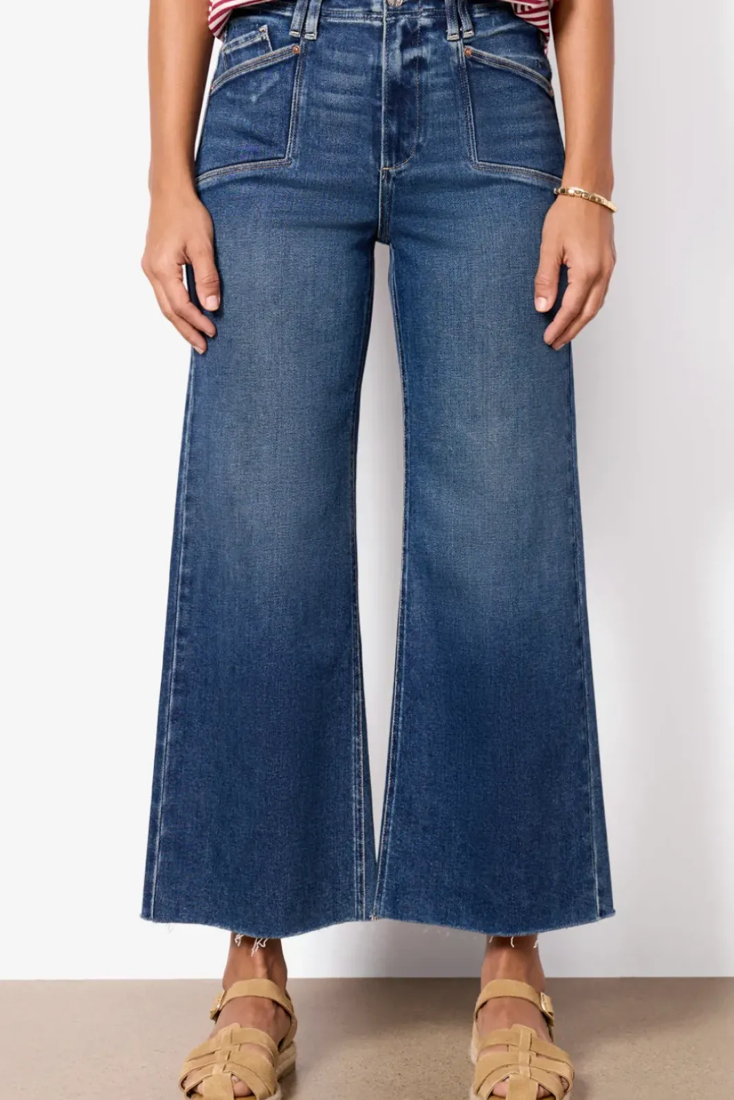 Jeans<PAIGE Anessa with Inset Pockets Amoroso