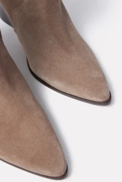 Shoes<KAANAS Ares Cowboy Ankle Bootie Tobacco