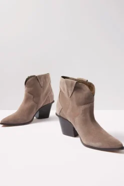 Shoes<KAANAS Ares Cowboy Ankle Bootie Tobacco