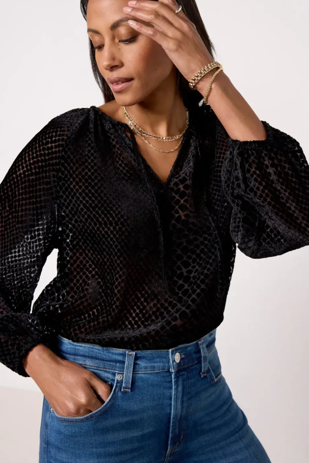 Tops & Tees<EVEREVE Arlo Velvet Burnout Top Black