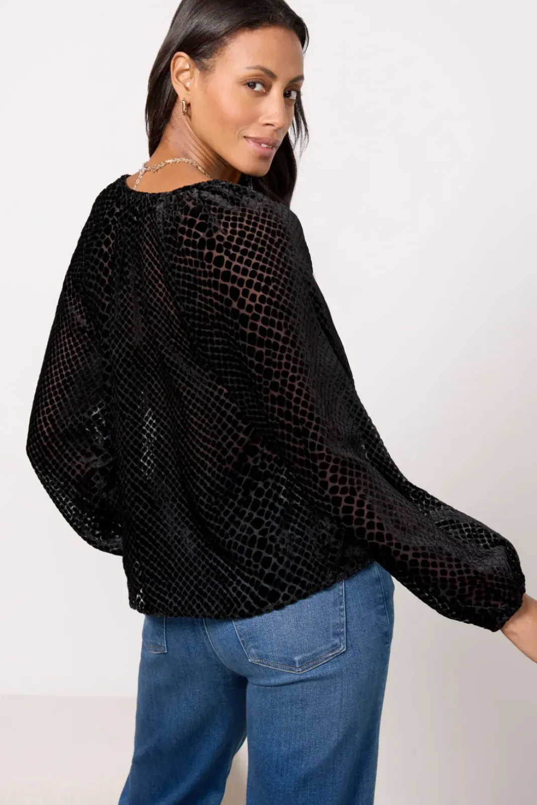 Tops & Tees<EVEREVE Arlo Velvet Burnout Top Black