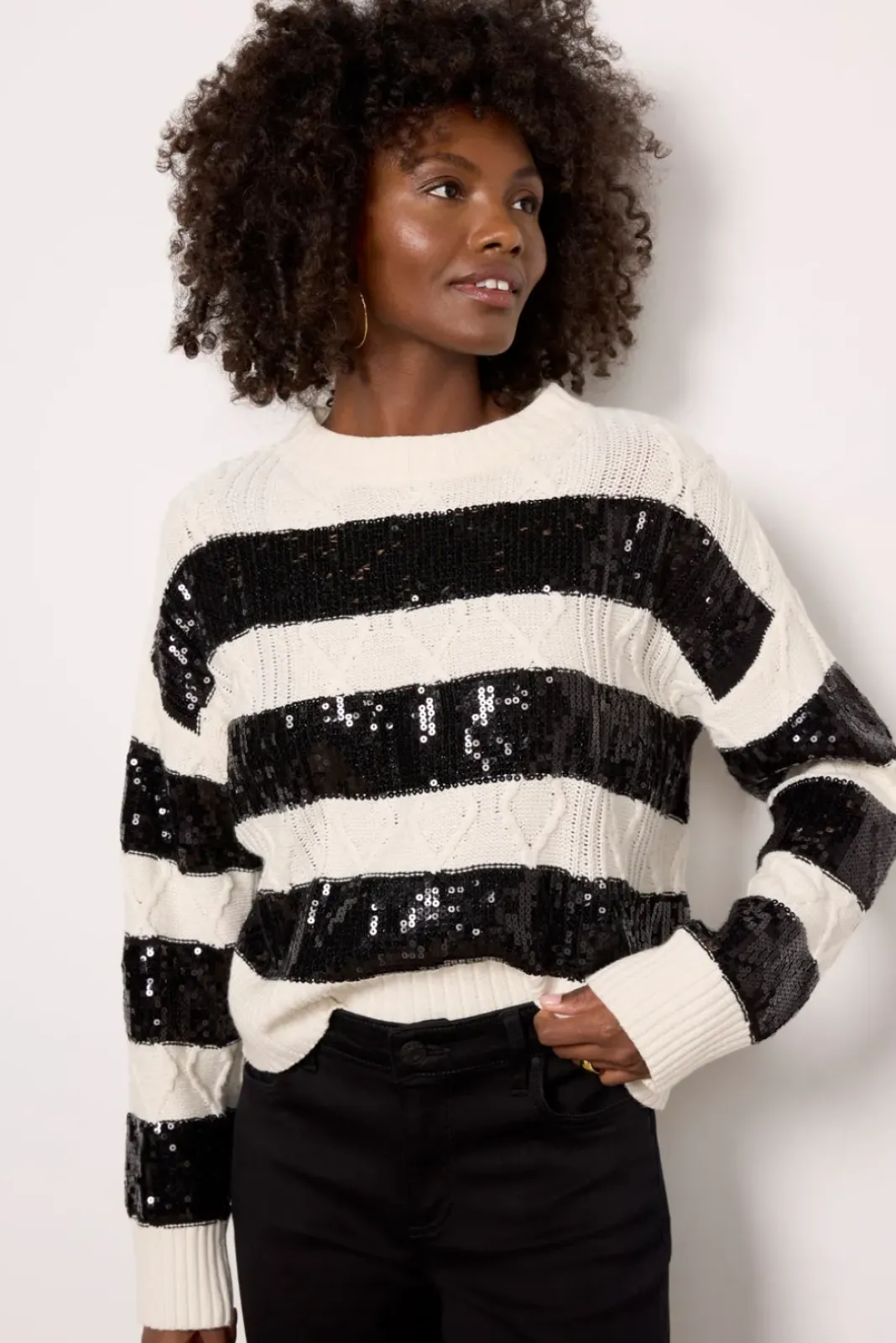 Sweaters<EVEREVE Asher Sequin Pullover Black/White