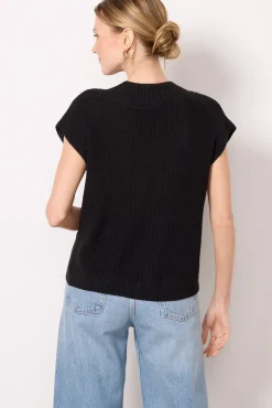 Sweaters<EVEREVE Bonnie Strong Shoulder Vest Black