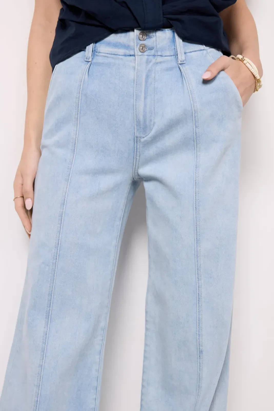 Jeans<PAIGE Brooklyn Wide Leg 31` Makena
