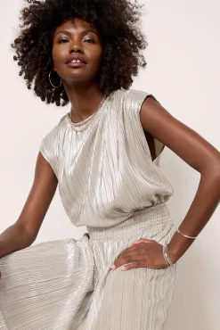 Matching Sets|Tops & Tees<EVEREVE Cait Metallic Plisse Top Silver