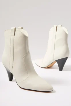 Shoes<MARC FISHER LTD Carissa Boot Ivo01