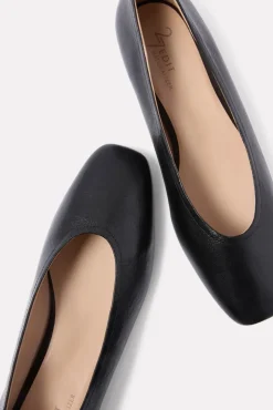 Shoes<27 EDIT NATURALIZER Carla Flat Black