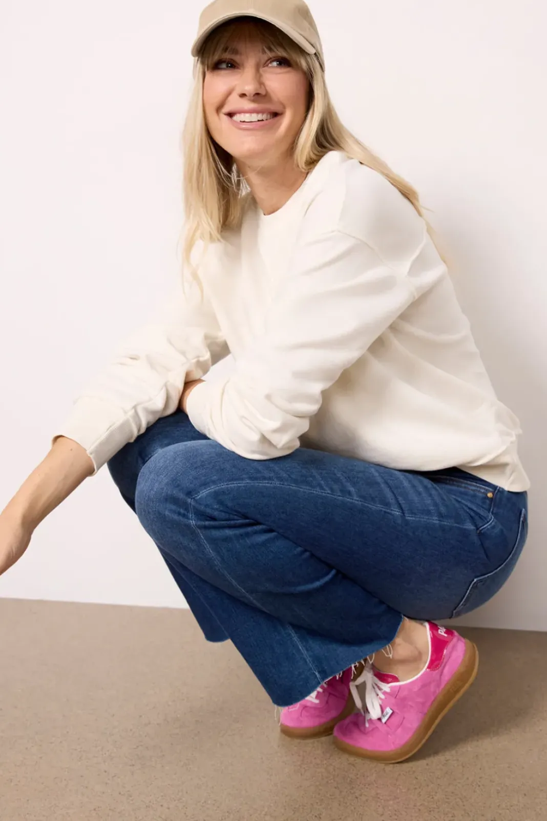Sweatshirts<EVEREVE Charlize Crew Neck Sweatshirt Cream