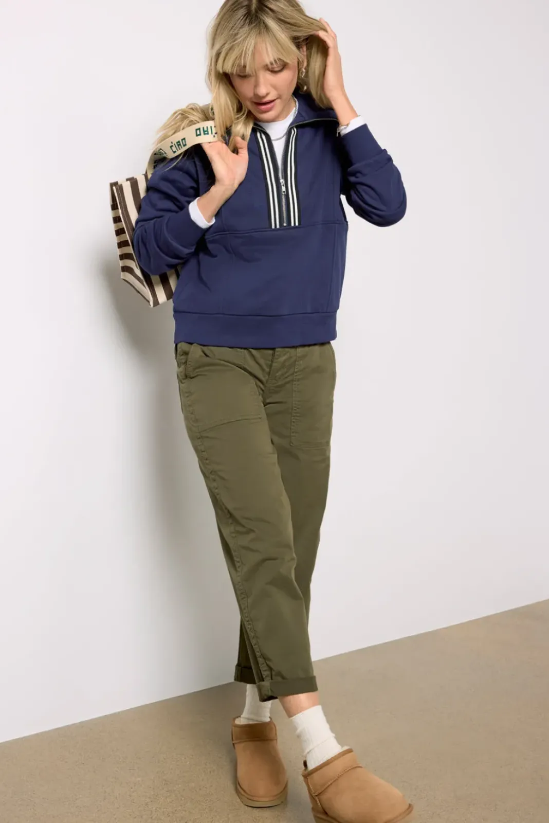 Sweatshirts<EVEREVE Chelsea Half Zip Sweatshirt Navy/White