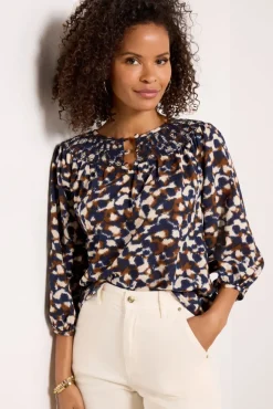Tops & Tees<EVEREVE Collins Top Abstract