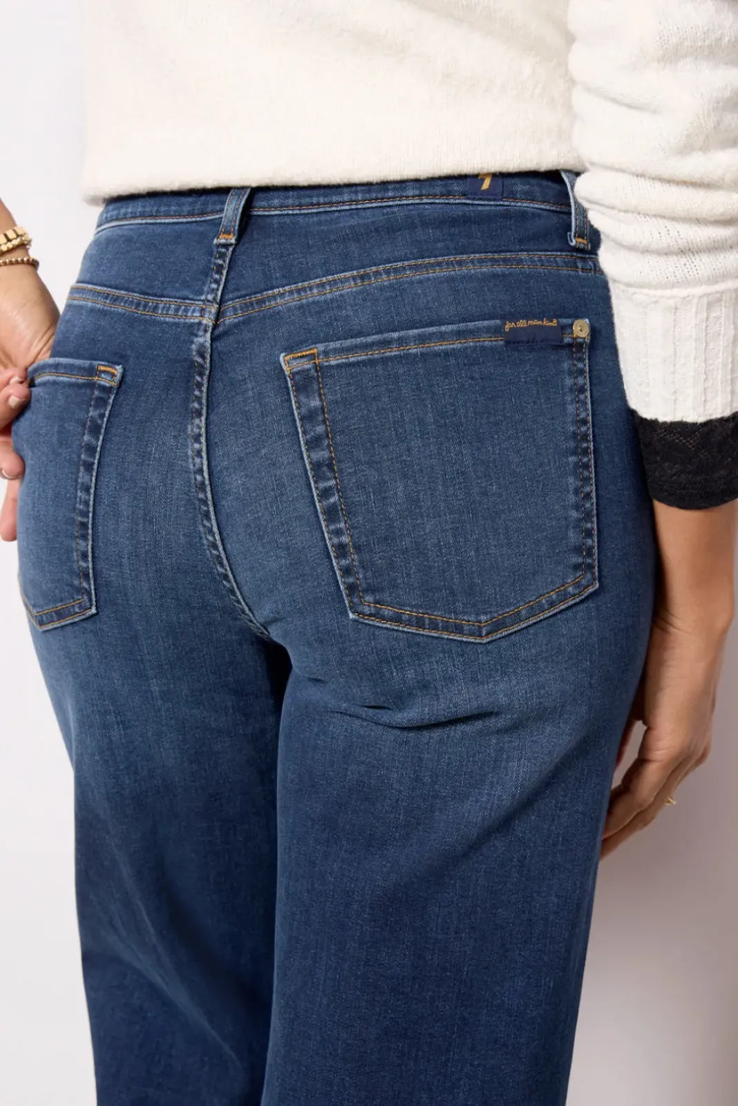 Jeans<7 FOR ALL MANKIND Cropped Alexa Highwaves