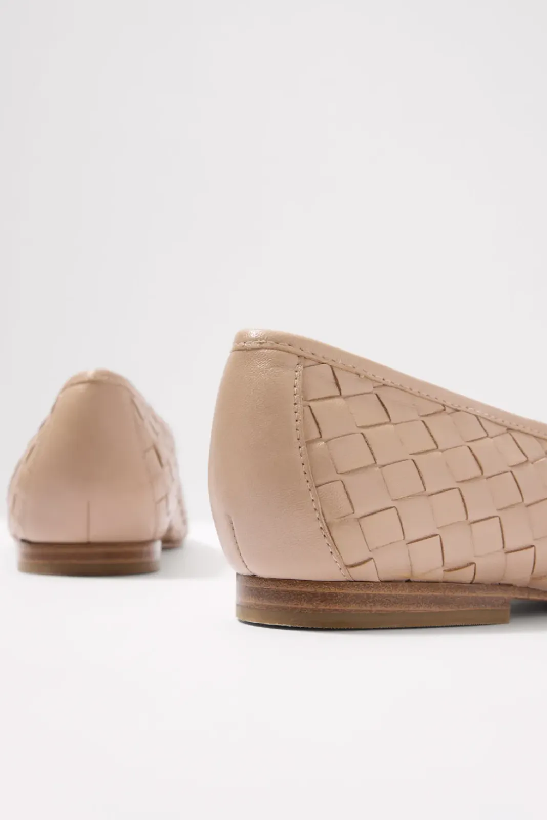 Shoes<MARC FISHER LTD Damaria Woven Flat Lna01