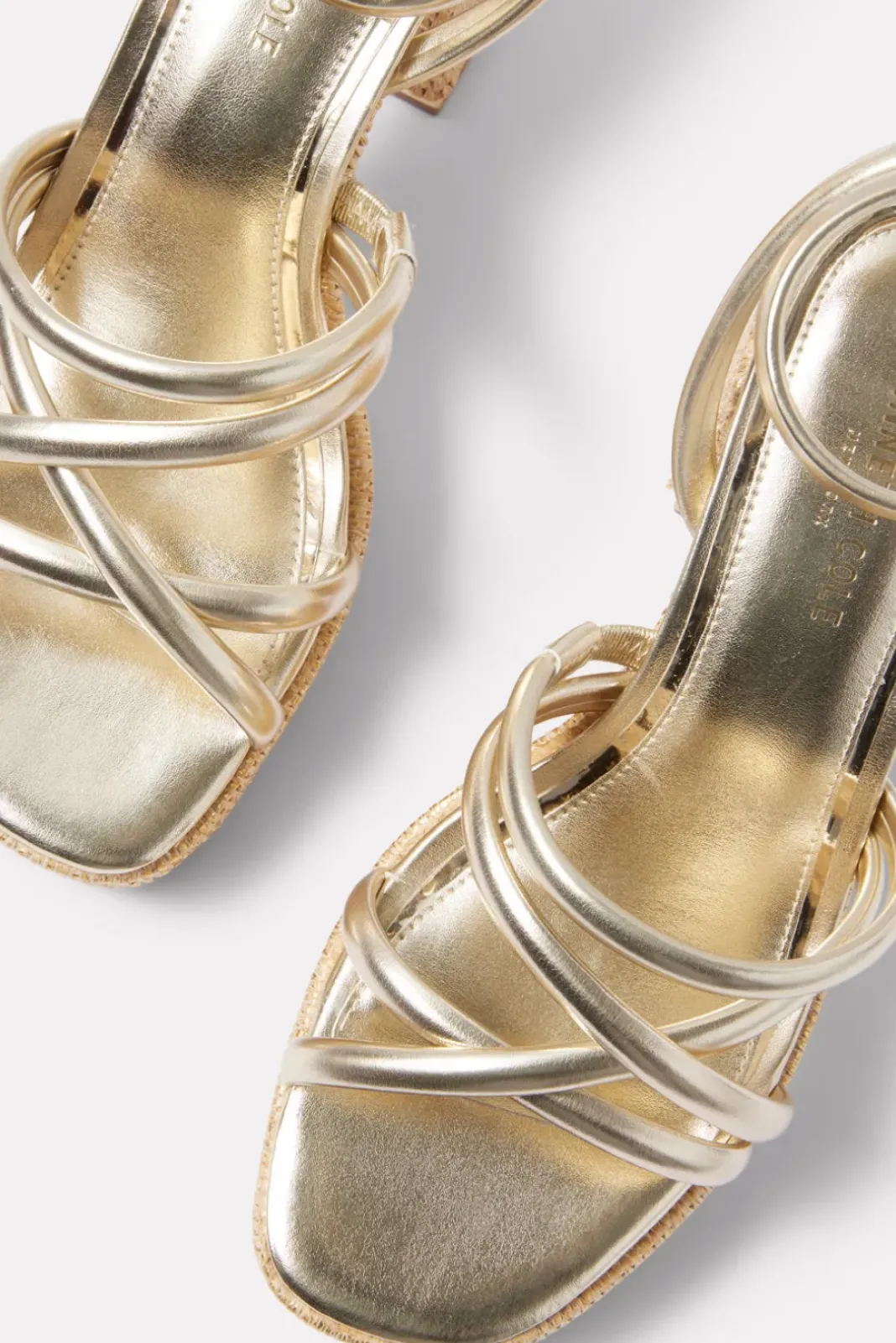 Shoes<KENNETH COLE Daphne Sandal Softgold