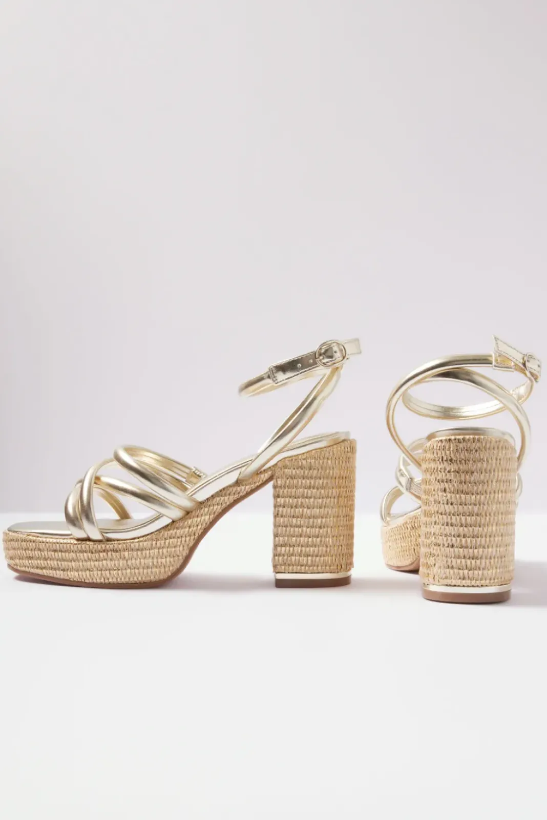 Shoes<KENNETH COLE Daphne Sandal Softgold