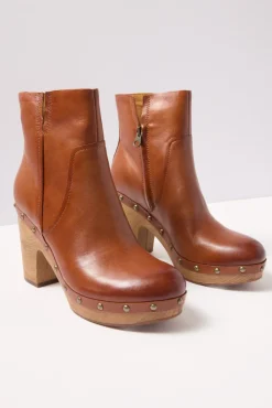 Shoes<KORK EASE Deegan Bootie Brown
