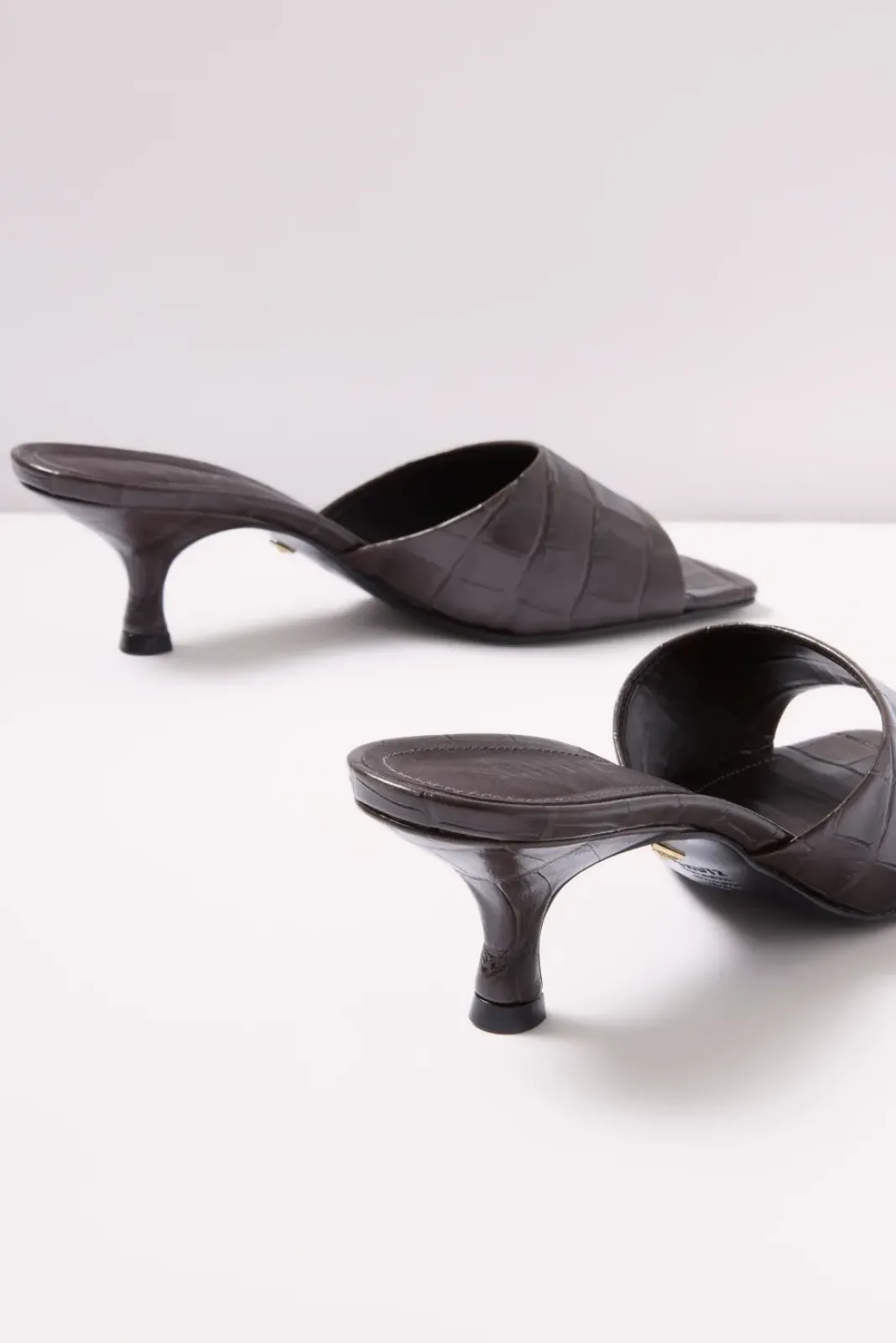 Shoes<SCHUTZ Dethalia Sandal Croco