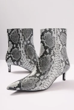 Shoes<SEYCHELLES Dinner Date Bootie Exotic