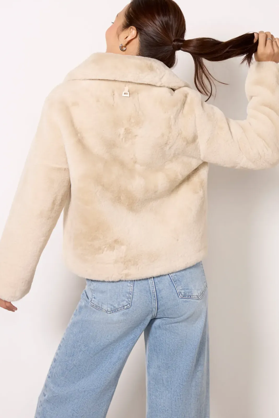 Blazers & Jackets<APPARIS Elis Short Coat Latte