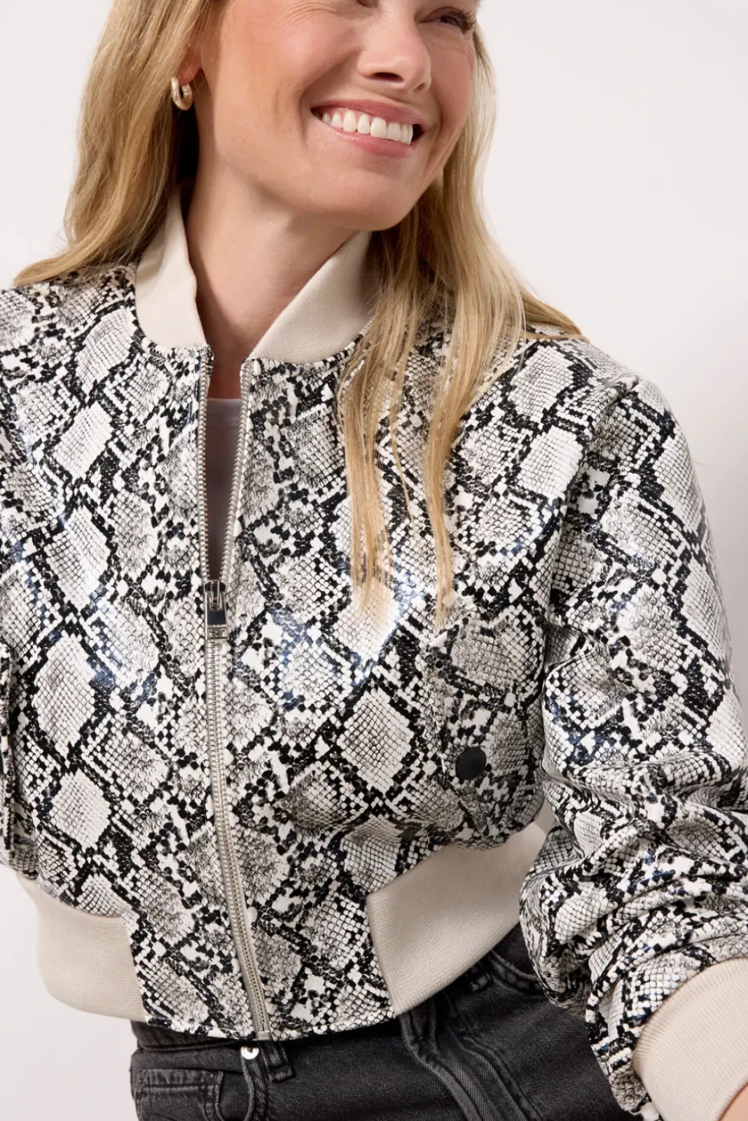 Blazers & Jackets<LAMARQUE Evelin Python Bomber Pythonprint