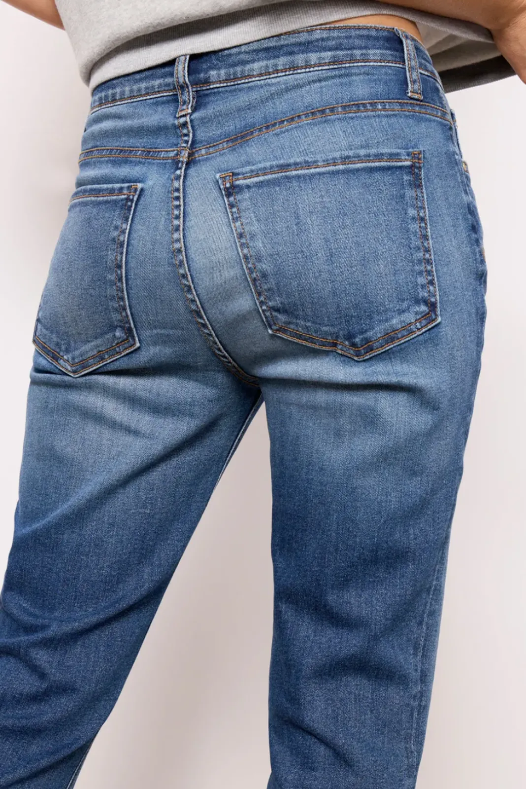 Jeans<KUT FROM THE KLOTH Faye w Cuff Attentive