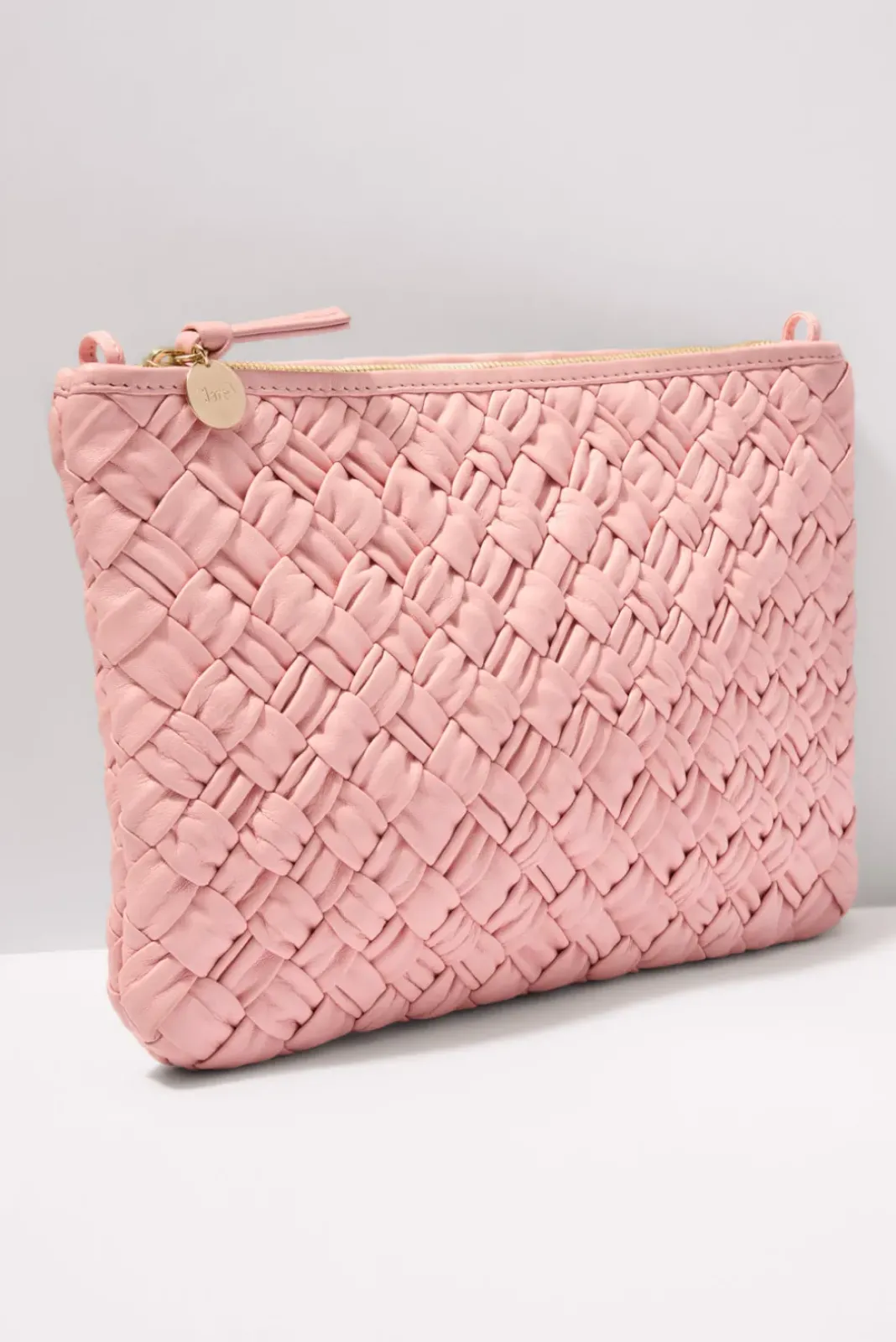 Bags<CLARE V. Flat Clutch with Tabs Blushpuffywoven