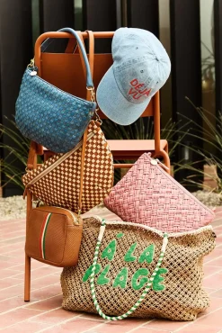 Bags<CLARE V. Flat Clutch with Tabs Blushpuffywoven