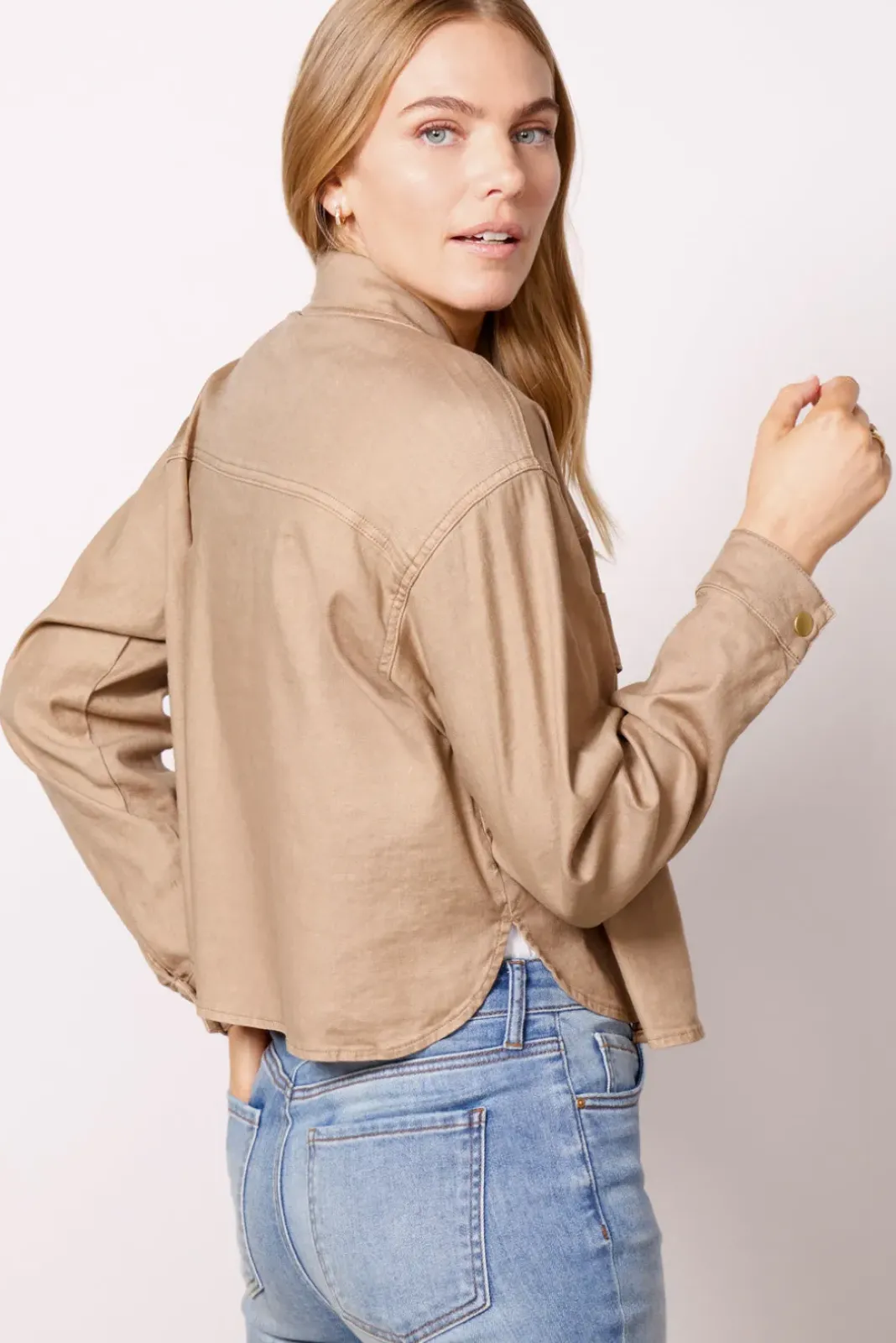 Blazers & Jackets<EVEREVE Frankie Stretch Linen Shacket Camel