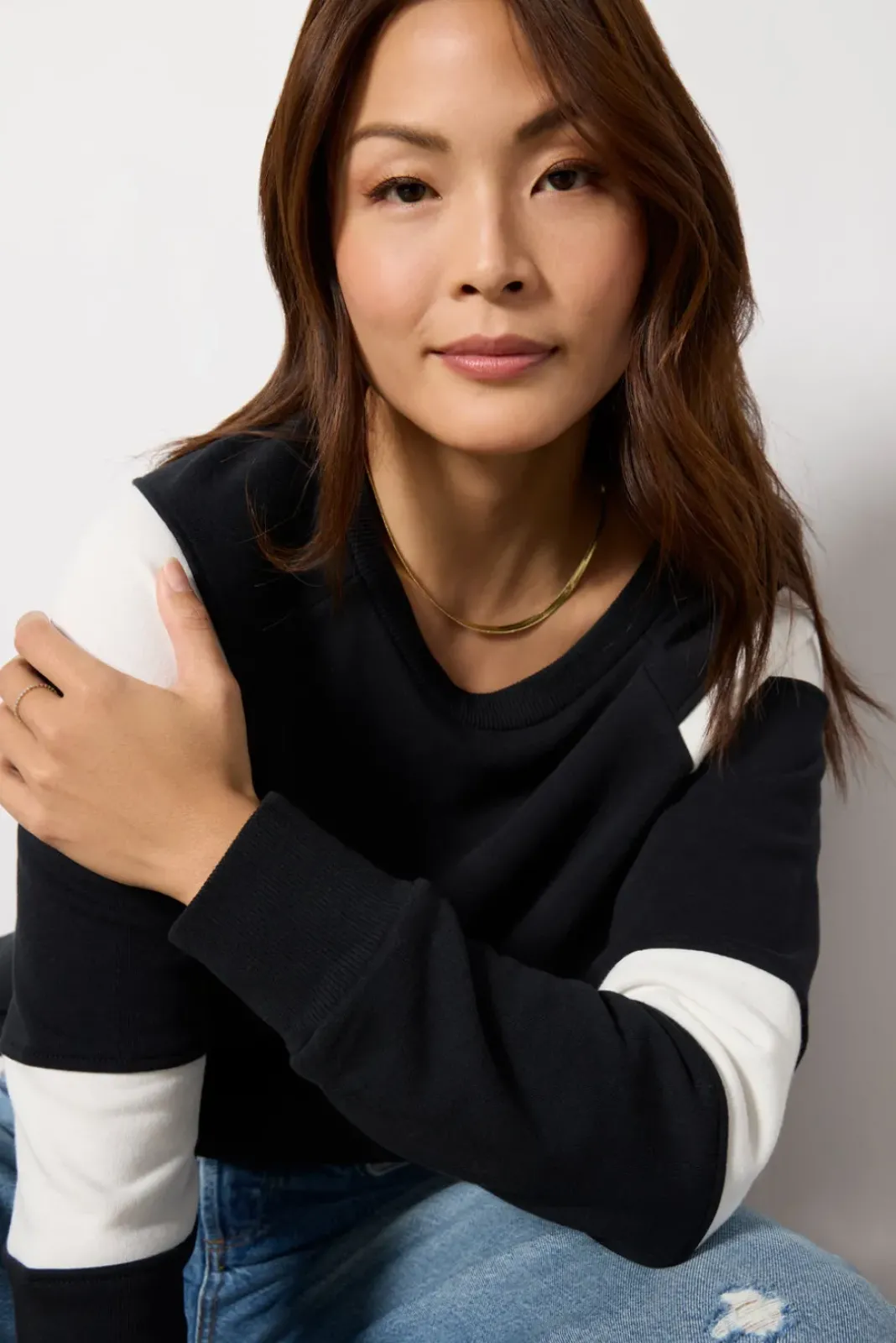 Sweatshirts<EVEREVE Gabby Colorblock Pullover Black/White