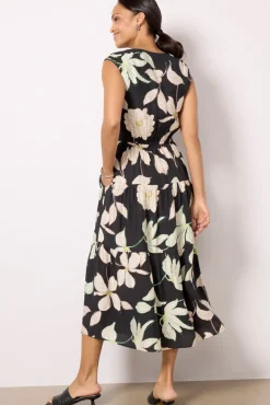 Dresses<EVEREVE Georgia Floral Dress Black/Multifloral