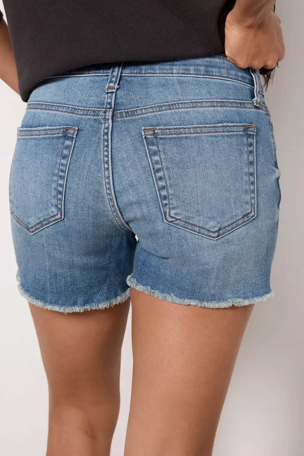 Shorts & Cutoffs<KUT FROM THE KLOTH Gidget Fray Short Bringing