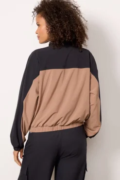 Matching Sets<BEYOND YOGA Go Retro Colorblock Jacket Deeptan/Trueblack
