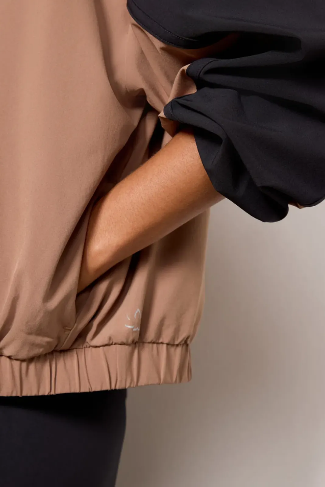 Matching Sets<BEYOND YOGA Go Retro Colorblock Jacket Deeptan/Trueblack