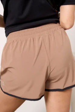 Matching Sets<BEYOND YOGA Go Retro Short Tan/Black