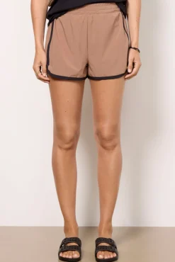 Matching Sets<BEYOND YOGA Go Retro Short Tan/Black