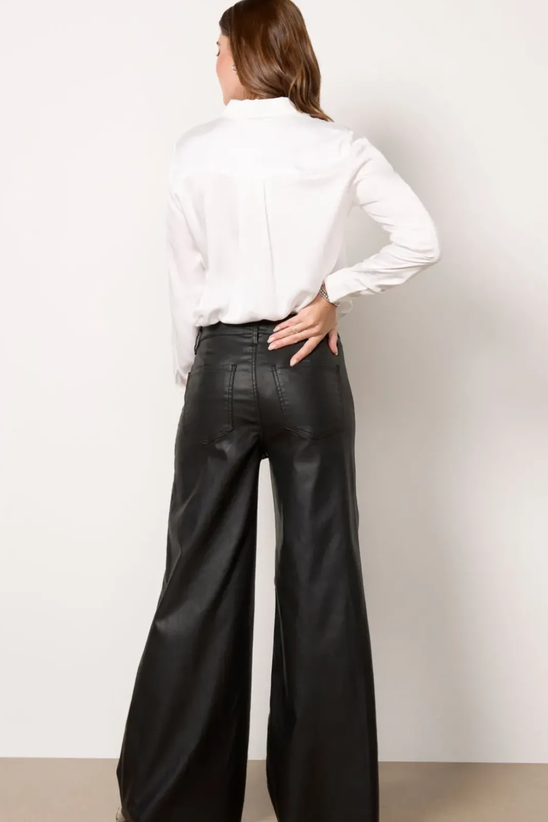 Pants & Leggings<KUT FROM THE KLOTH Goldie Coated Wide Leg Black