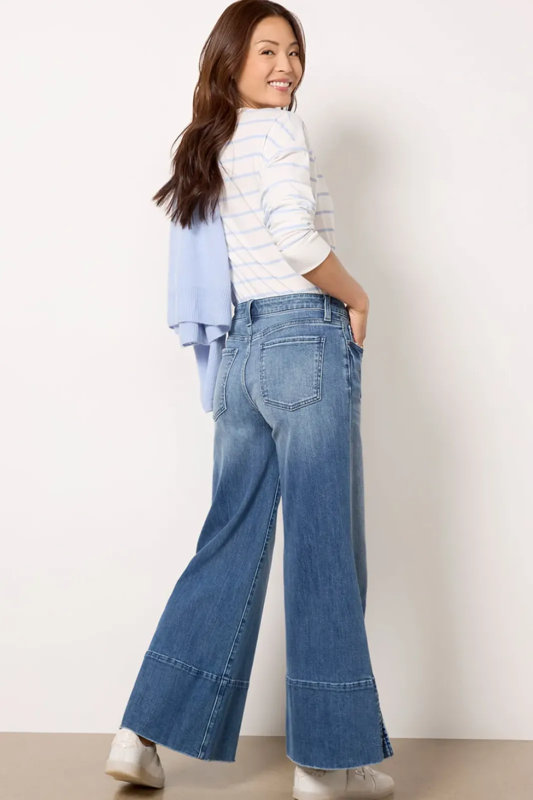Jeans<KUT FROM THE KLOTH Goldie w Exaggerated Hem Vision