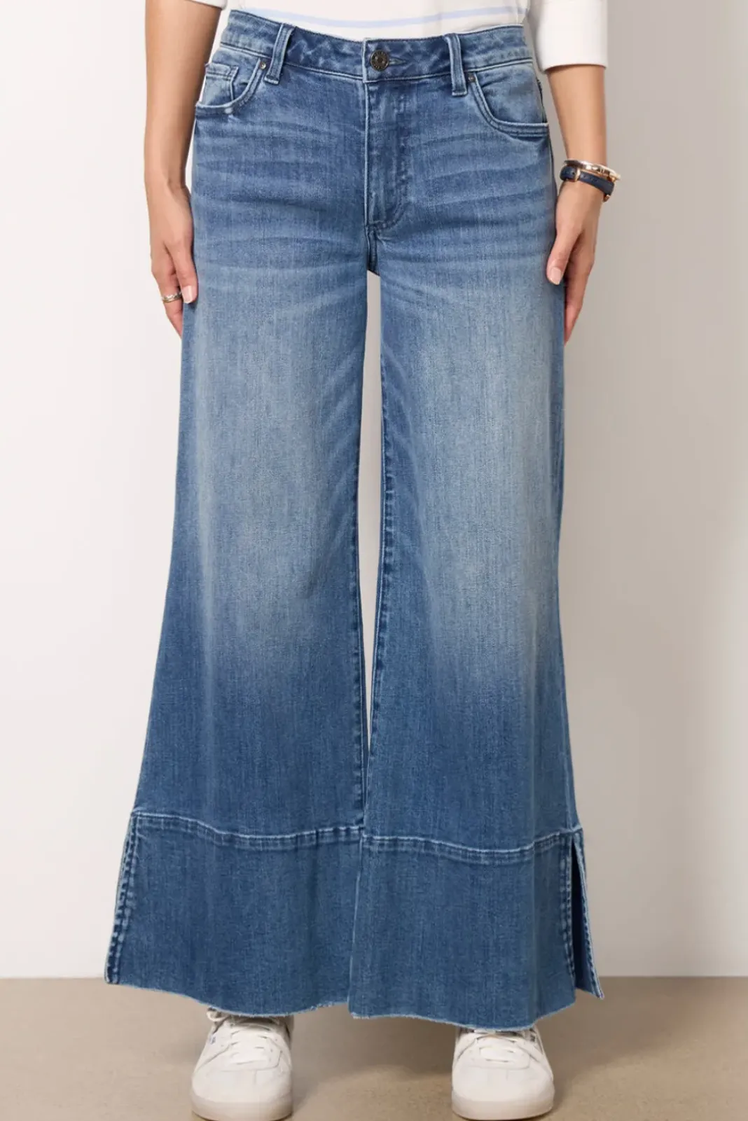 Jeans<KUT FROM THE KLOTH Goldie w Exaggerated Hem Vision