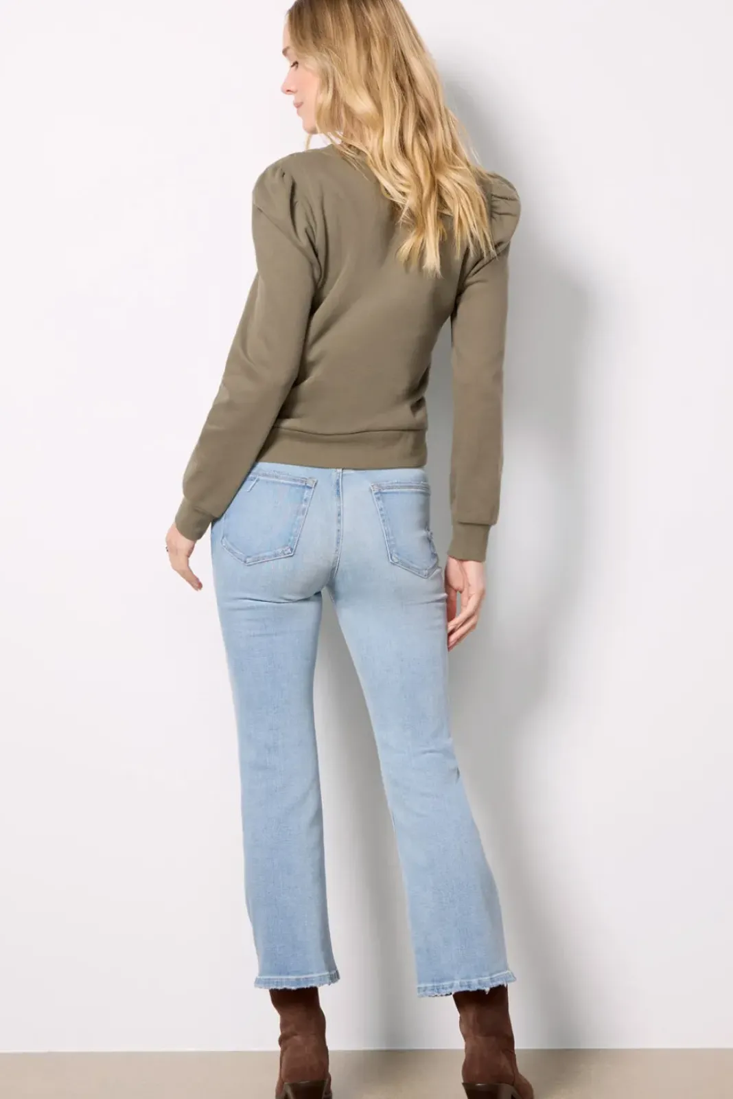 Jeans<GOOD AMERICAN Good Legs Crop Mini Boot I743
