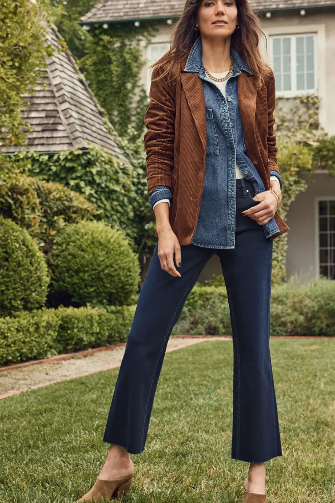 Shoes<VINCE CAMUTO Greta Western Clog Reishi