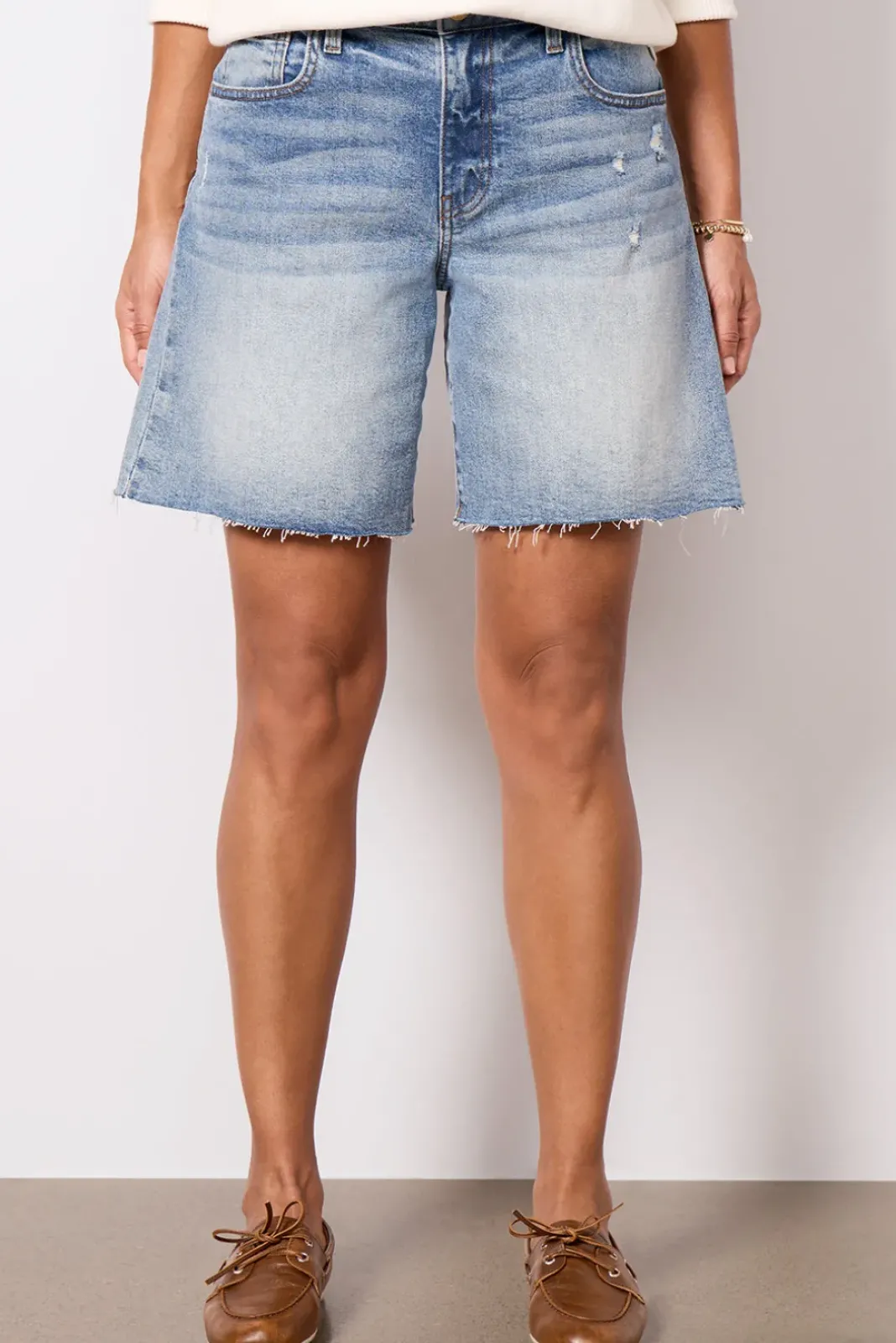 Shorts & Cutoffs<KUT FROM THE KLOTH Haley 8` Short Focus